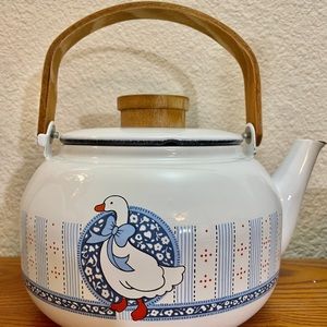 Baker Hart & Stuart Porcelain Enamel on Steel Kettle Vintage